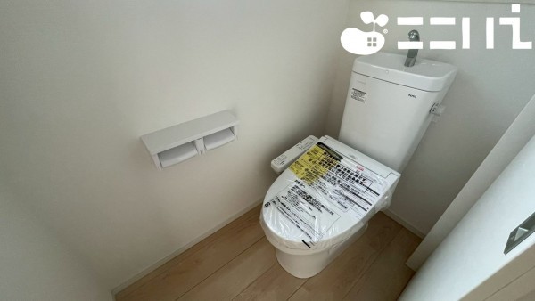 姫路市広畑区西蒲田、新築一戸建てのトイレ画像です