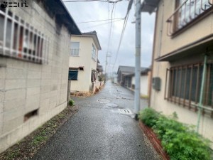 姫路市余部区上余部、土地の前面道路を含む現地写真画像です