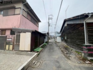 姫路市余部区上余部、土地の前面道路を含む現地写真画像です