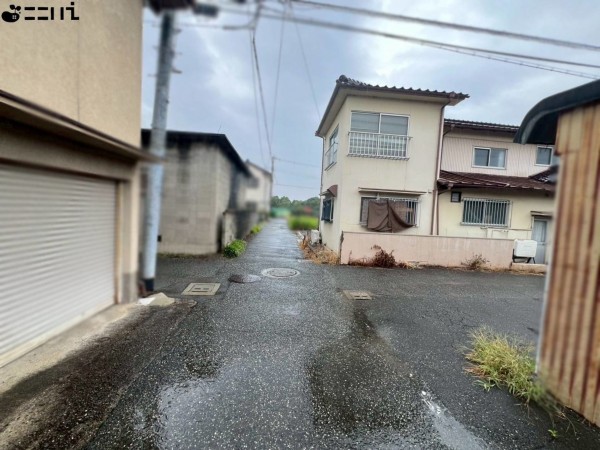 姫路市余部区上余部、土地の前面道路を含む現地写真画像です