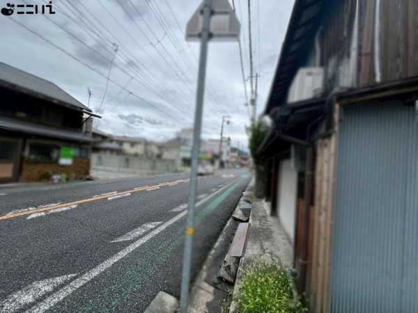 姫路市伊伝居、土地の前面道路を含む現地写真画像です