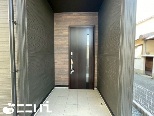 姫路市北平野、新築一戸建ての玄関画像です