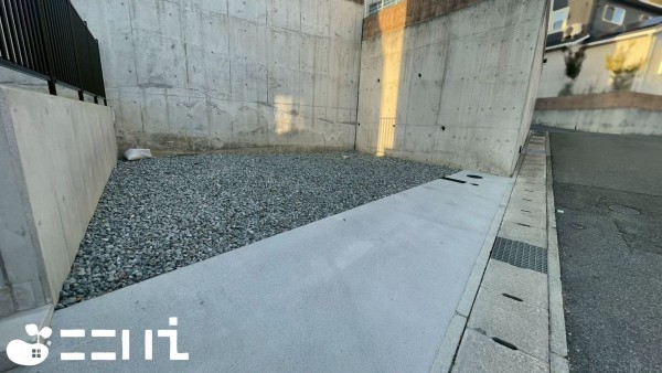 姫路市北新在家、新築一戸建ての駐車場画像です