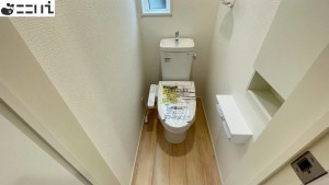 相生市双葉、新築一戸建てのトイレ画像です