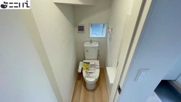 相生市双葉、新築一戸建てのトイレ画像です