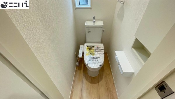 相生市双葉、新築一戸建てのトイレ画像です