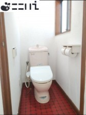 相生市那波野、中古一戸建てのトイレ画像です