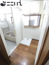 相生市那波野、中古一戸建ての洗面画像です