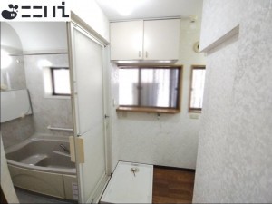 相生市那波野、中古一戸建ての洗面画像です