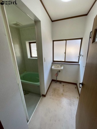 相生市千尋町、中古一戸建ての洗面画像です
