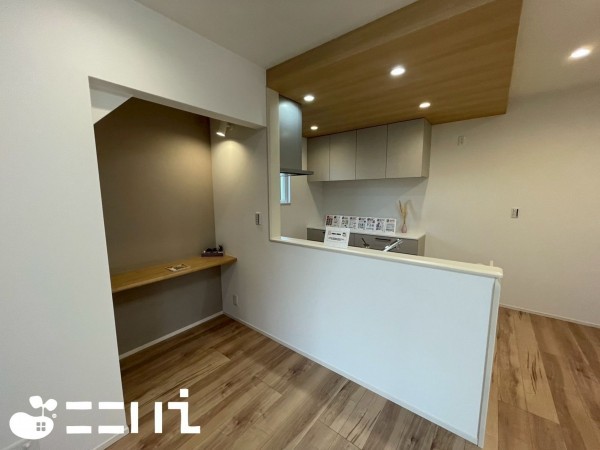 姫路市北条梅原町、新築一戸建てのキッチン画像です