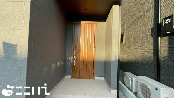 姫路市北条梅原町、新築一戸建ての玄関画像です