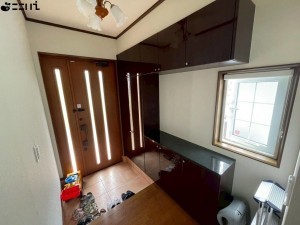 たつの市新宮町香山、中古一戸建ての玄関画像です