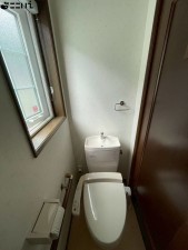 たつの市新宮町香山、中古一戸建てのトイレ画像です