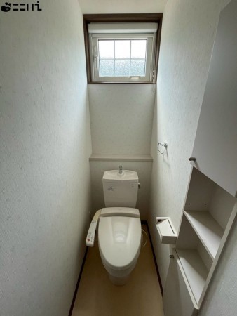たつの市新宮町香山、中古一戸建てのトイレ画像です