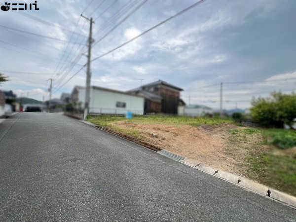 たつの市揖西町土師、土地の前面道路を含む現地写真画像です