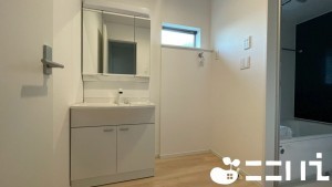 姫路市青山、新築一戸建ての洗面画像です
