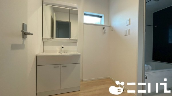 姫路市青山、新築一戸建ての洗面画像です