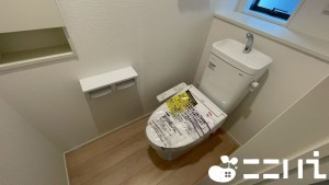 姫路市青山、新築一戸建てのトイレ画像です