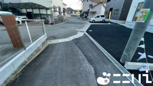 姫路市青山、新築一戸建ての前面道路を含む現地写真画像です