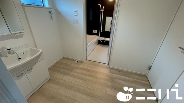 姫路市青山、新築一戸建ての洗面画像です