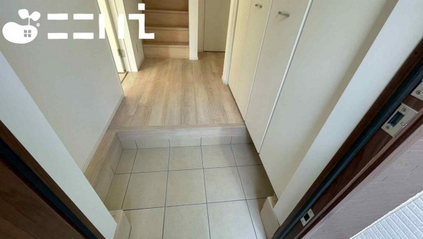 姫路市庄田、新築一戸建ての玄関画像です