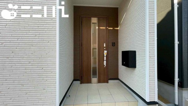 姫路市庄田、新築一戸建ての玄関画像です