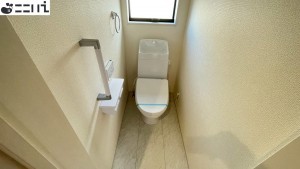 揖保郡太子町矢田部、新築一戸建てのトイレ画像です