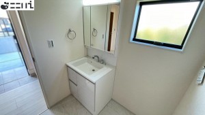 揖保郡太子町矢田部、新築一戸建ての洗面画像です