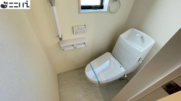 揖保郡太子町矢田部、新築一戸建てのトイレ画像です