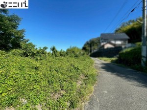 たつの市揖西町構、土地の前面道路を含む現地写真画像です