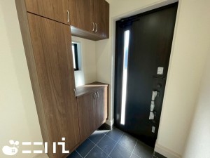 姫路市大津区新町、新築一戸建ての玄関画像です