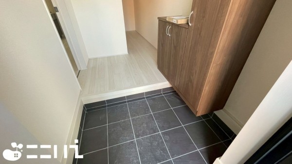 姫路市上大野、新築一戸建ての玄関画像です