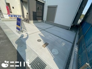 姫路市奥山、新築一戸建ての駐車場画像です