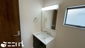 姫路市奥山、新築一戸建ての洗面画像です