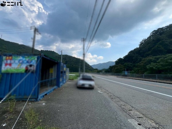 たつの市新宮町鍛冶屋、土地の前面道路を含む現地写真画像です