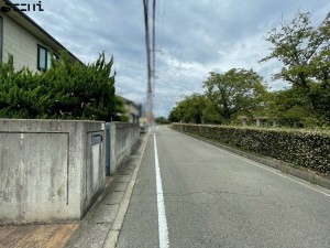 姫路市三左衛門堀西の町、中古一戸建ての前面道路を含む現地写真画像です