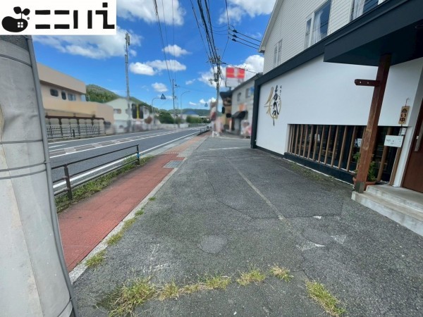 揖保郡太子町東出、収益/事業用物件/アパートの駐車場画像です