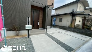 姫路市網干区坂上、新築一戸建ての駐車場画像です