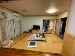 たつの市龍野町日飼、中古一戸建ての居間画像です