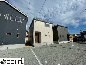 揖保郡太子町太田、新築一戸建ての駐車場画像です