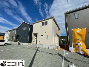 揖保郡太子町太田、新築一戸建ての駐車場画像です