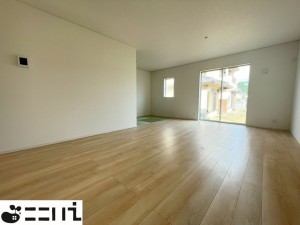 揖保郡太子町太田、新築一戸建ての居間画像です