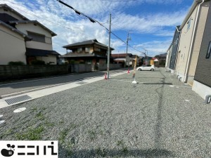 揖保郡太子町太田、新築一戸建ての前面道路を含む現地写真画像です