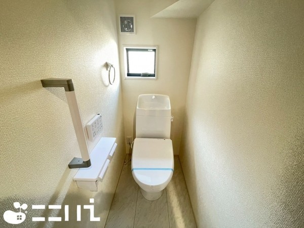 姫路市御立中、新築一戸建てのトイレ画像です