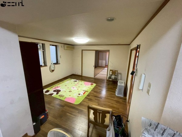 相生市千尋町、中古一戸建ての居間画像です