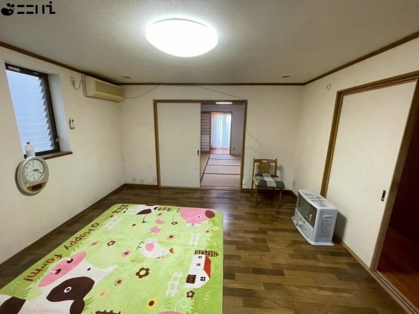 相生市千尋町、中古一戸建ての居間画像です