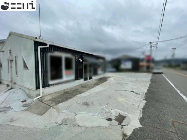 たつの市揖保川町正條、収益/事業用物件/店舗の前面道路を含む現地写真画像です