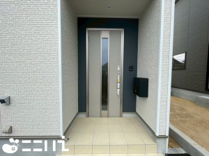 姫路市勝原区山戸、新築一戸建ての玄関画像です