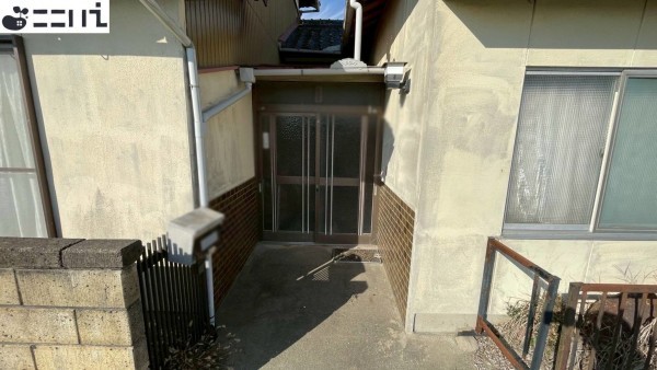 たつの市揖西町住吉、中古一戸建ての玄関画像です
